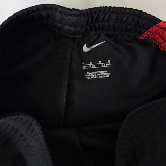 Nike Red, Black & White Dri-Fit Matching Set - Short Sleeve Shirt w/ Shorts - Picture 10 of 12